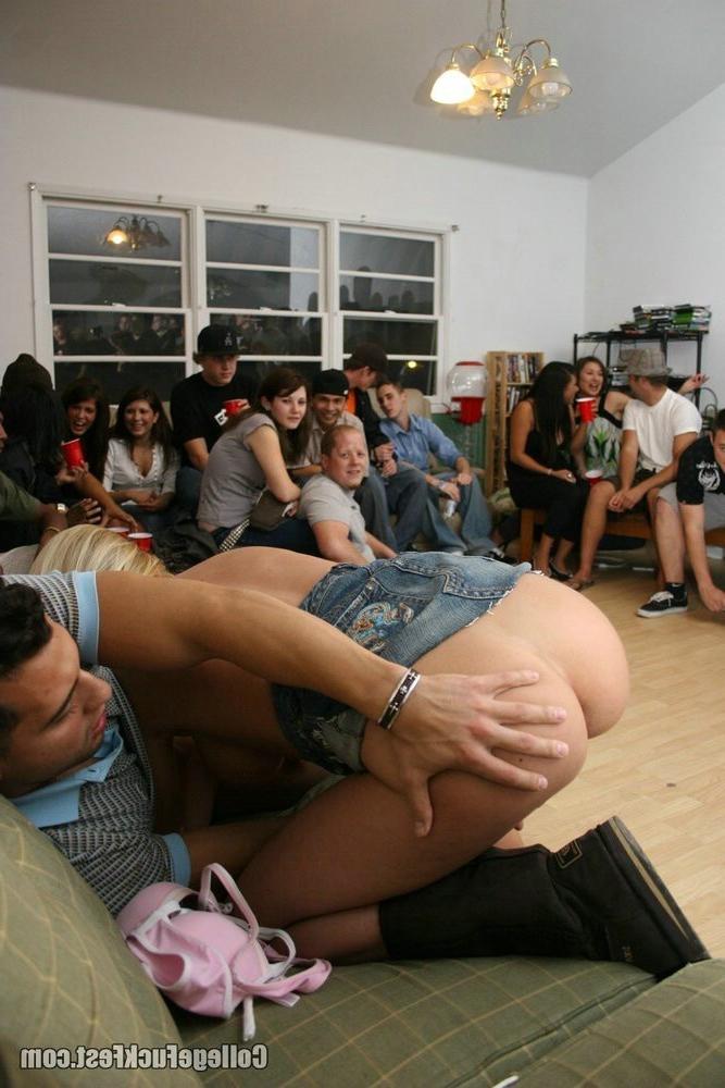 16P Drunk girls fucked at college party