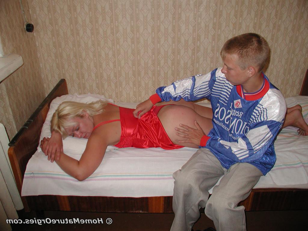 16P Older franny blonde mommy sucks big cock young guy