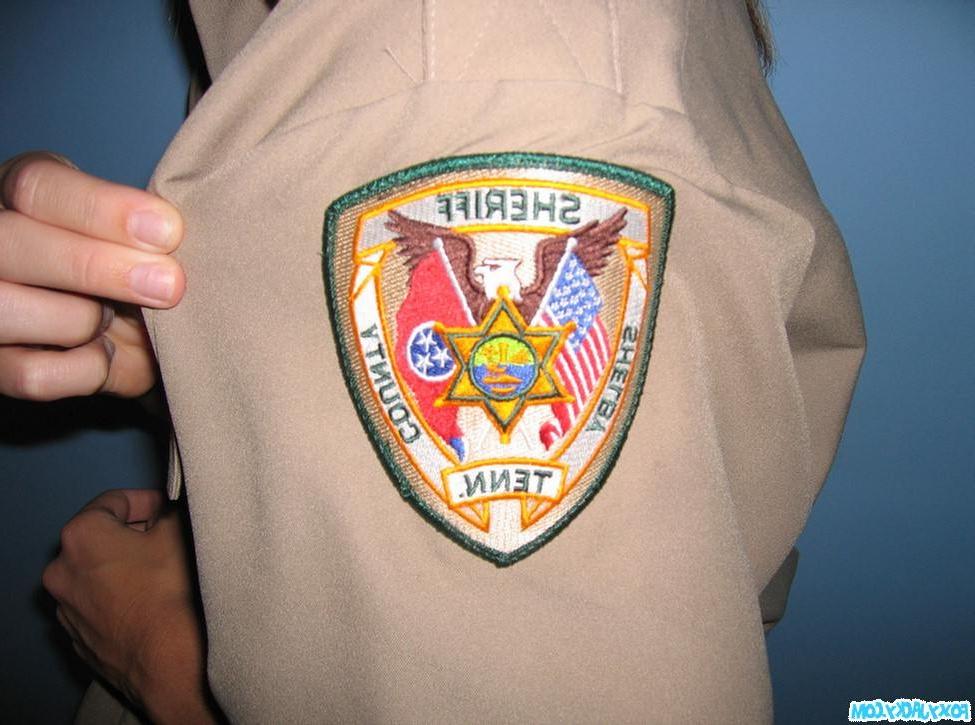 15P Busty amateur Foxy Jacky arrests herself for indecent exposure