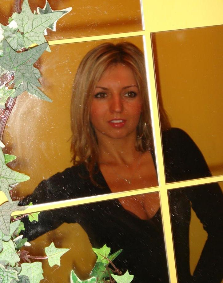 20P Amateur ex wife self shot naked pictures