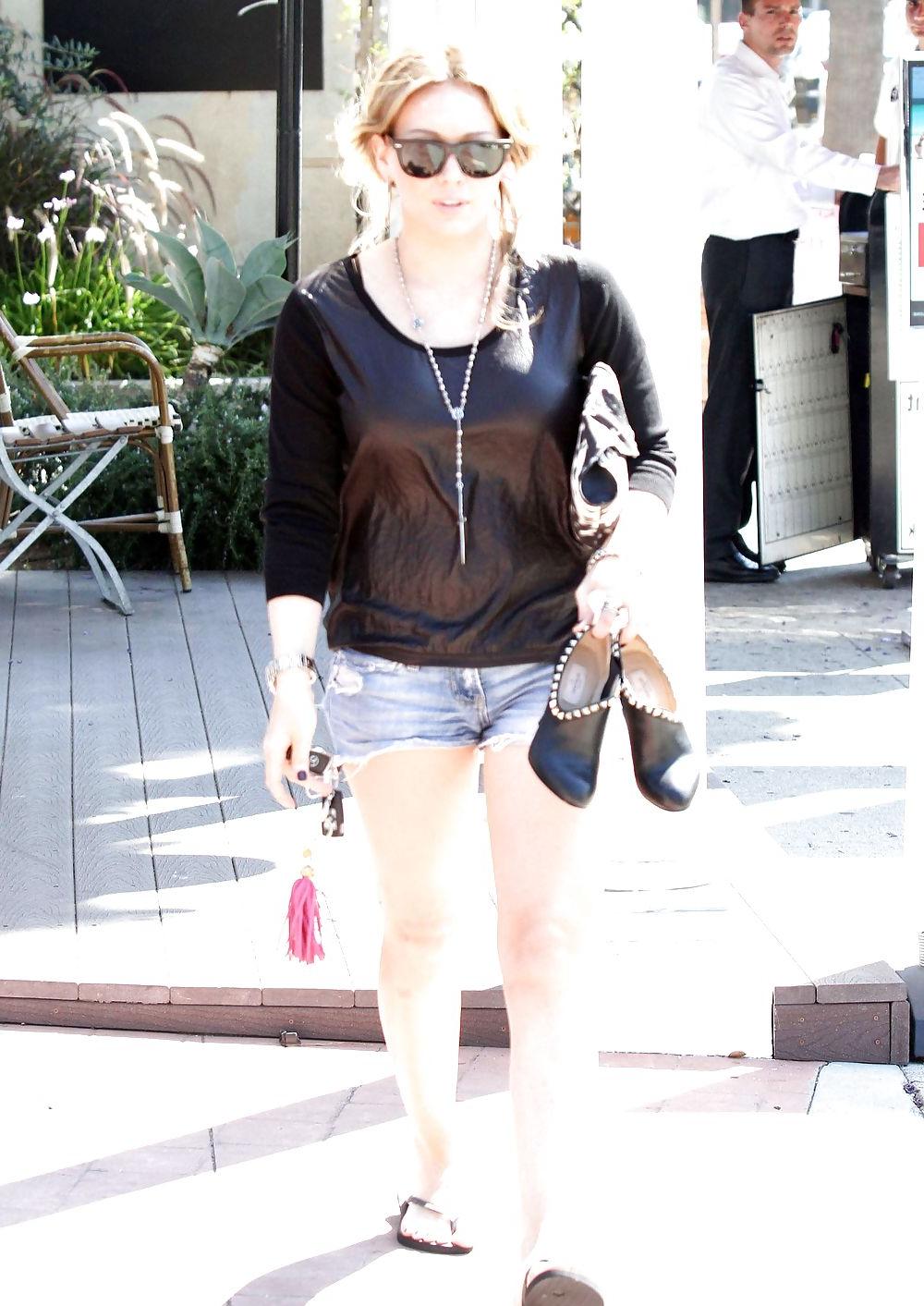 25P Hilary Duff - leggy going to lunch in Toluca Lake