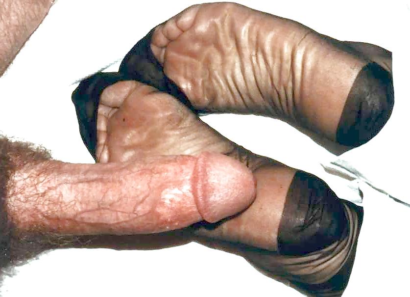 25P My Nylon Footjob gallery 1