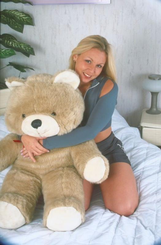 17P Blonde Teddy Bear Milf With Small Titties Spreading Pussy