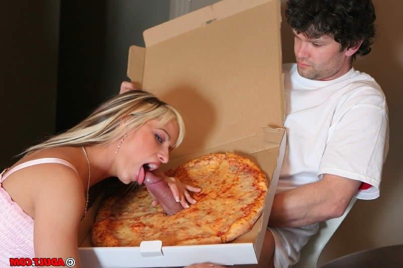 16P Blonde rides the pizza delivery guy