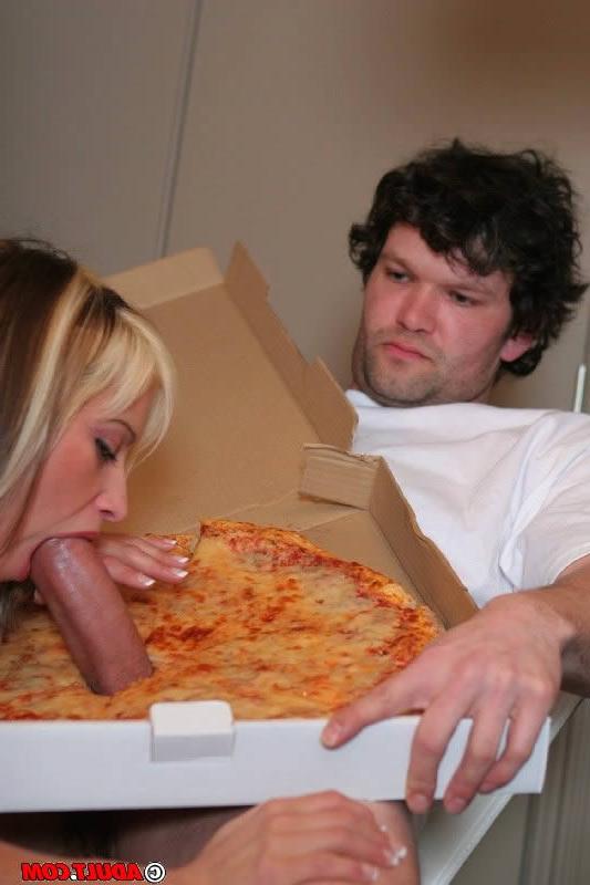 16P Blonde rides the pizza delivery guy