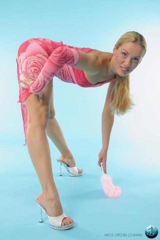 17P Flexible teen contortionist with a shaved pussy