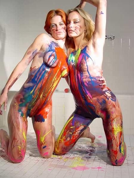 15P Lesbians playing with paint on each other body