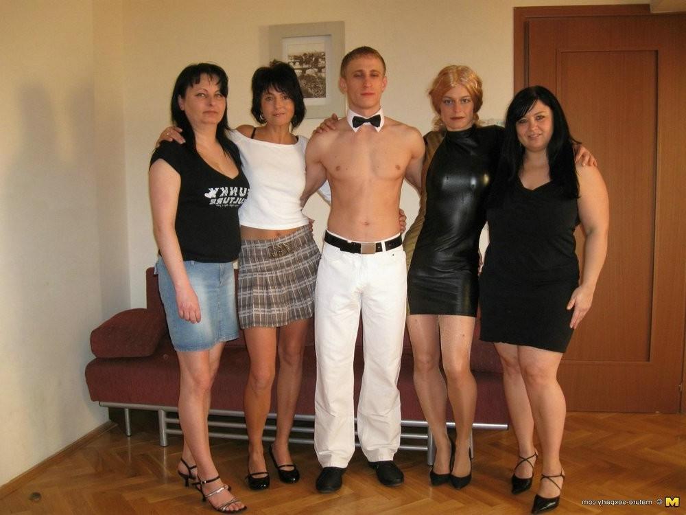 15P Mature sluts fucked by one younger guy