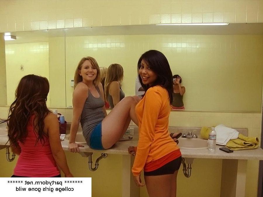 15P Sexy college girls gone wild