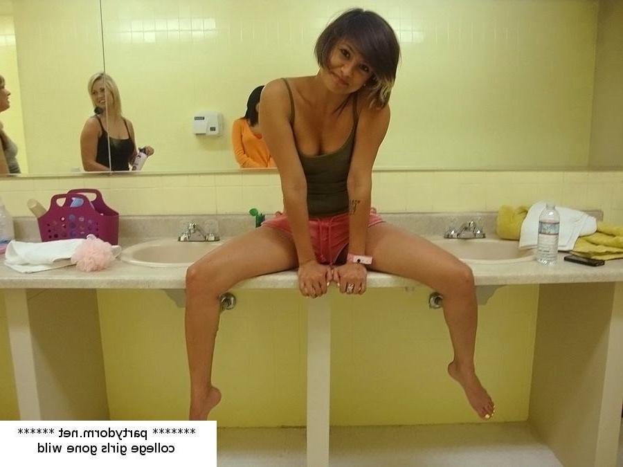 15P Sexy college girls gone wild