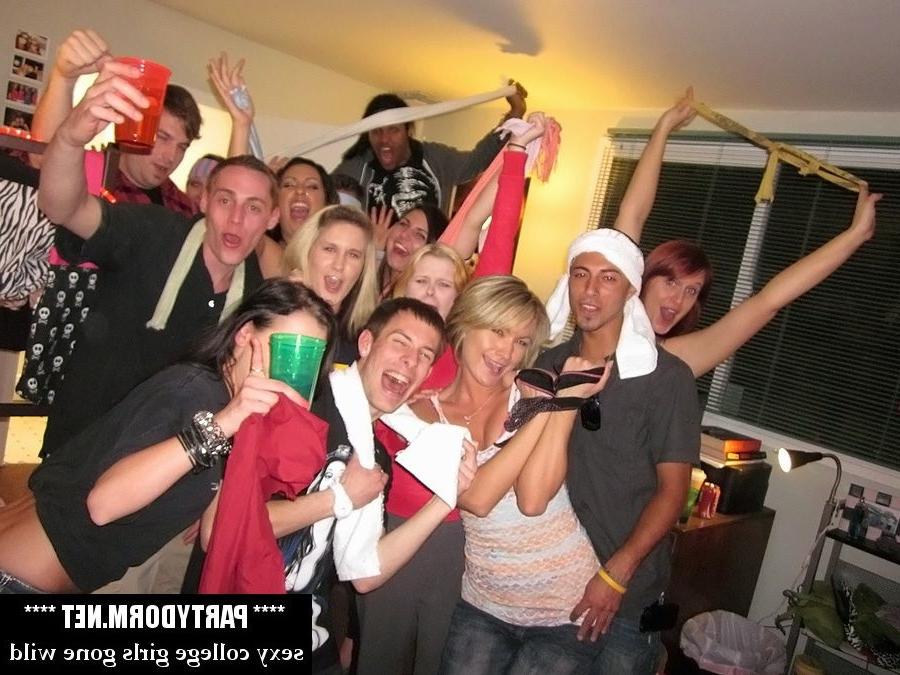 15P Crazy college girls gone wild