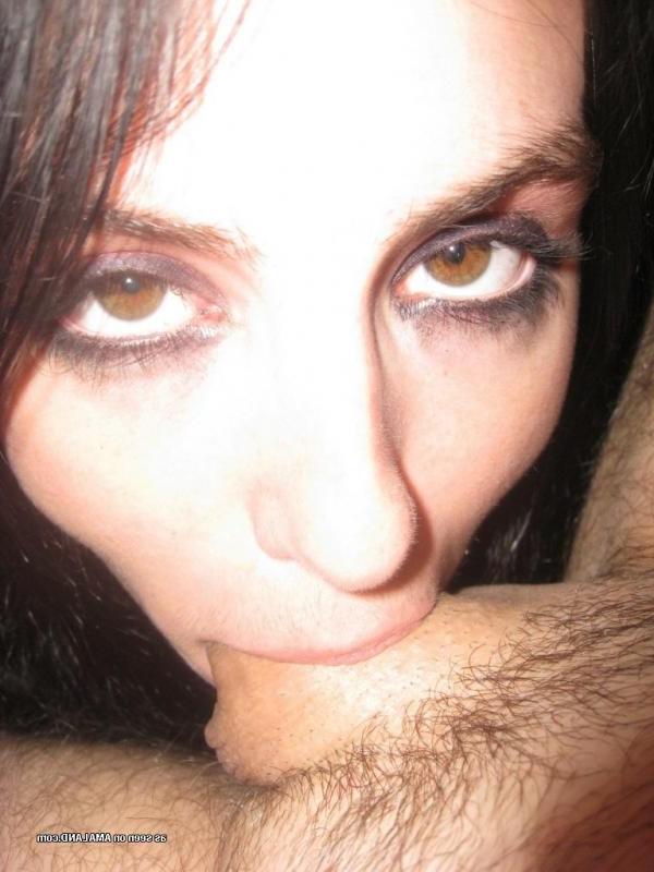 15P Hardcore wild amateur chick gives a kinky deepthroat