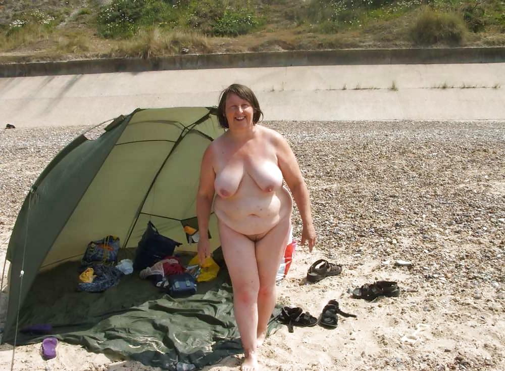 20P Busty women 124 (Saggy tits special)