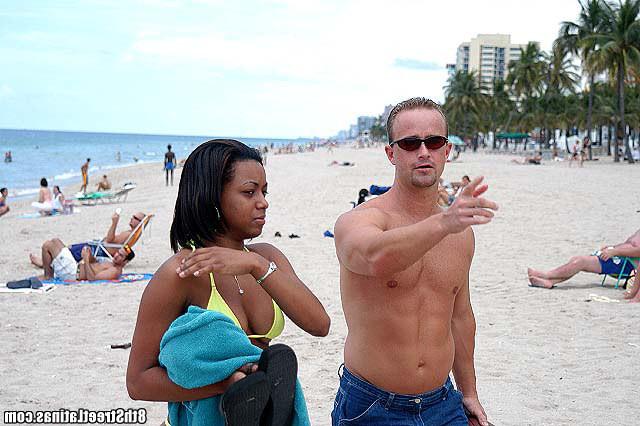 15P Bikini wearing ebony latina gets on her knees to suck