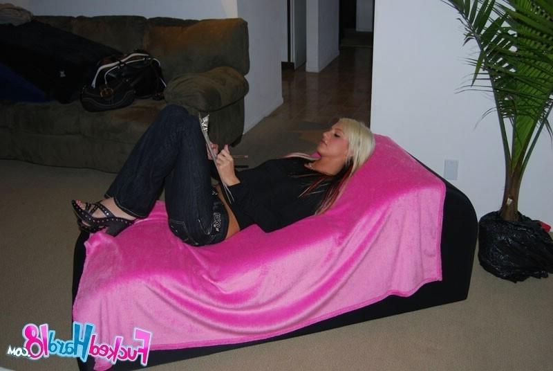 16P Blonde flexible teenie gymnast sucks and fucks in winding pose