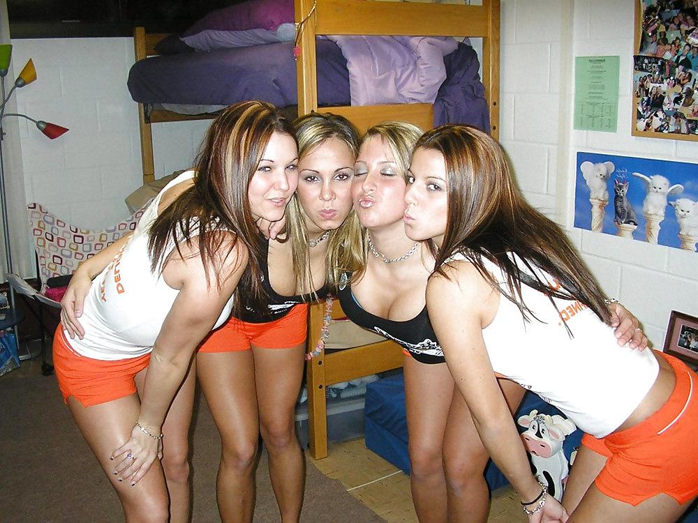 25P Teenager machen Selbstfotos