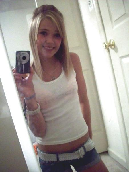 25P Teenager machen Selbstfotos