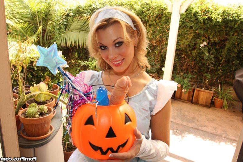16P Cutie Ashley Sweet deepthroats a big cock as her Halloween treat