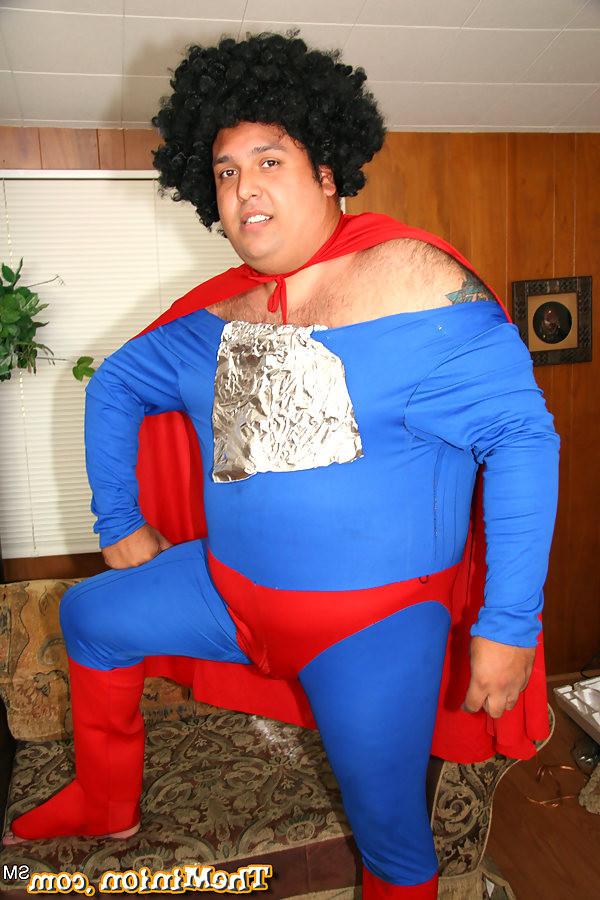 18P Veronica Rayne sucking off a quite fat guy dressed as superman