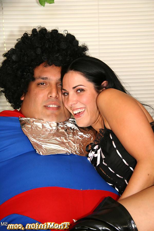 18P Veronica Rayne sucking off a quite fat guy dressed as superman