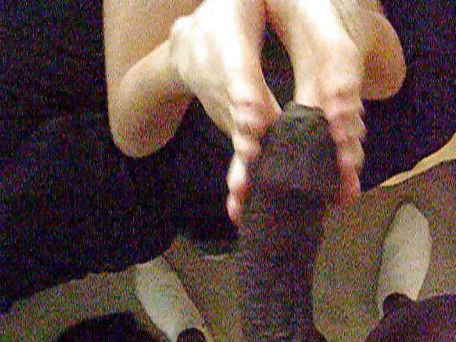 18P Even more footjob pics