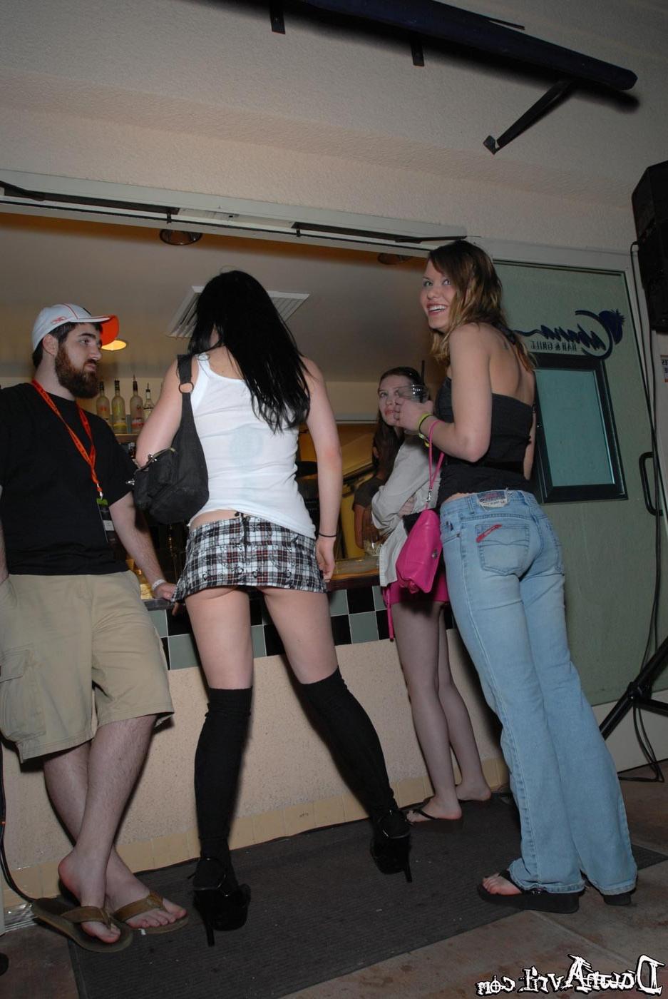 16P Kinky teen lesbians kiss and lick