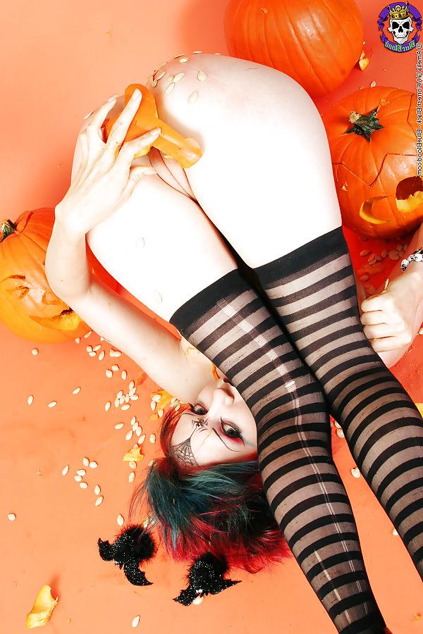 15P Halloween Goth Babe in Ballet Heels