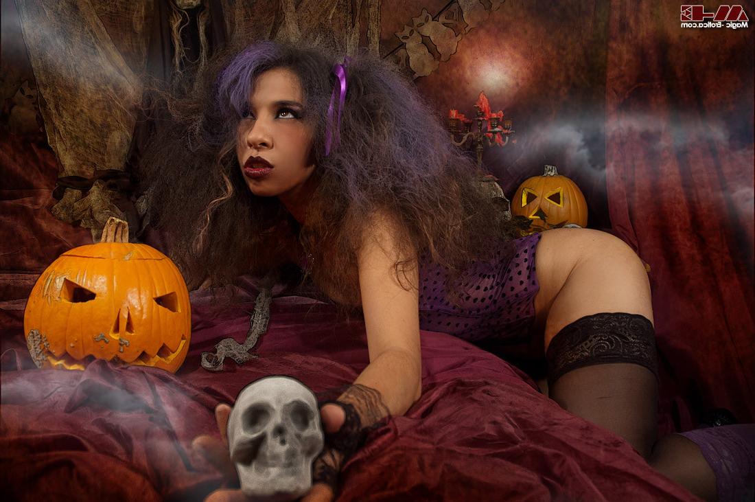 14P Hot brunette show shaved pussy in Halloween night
