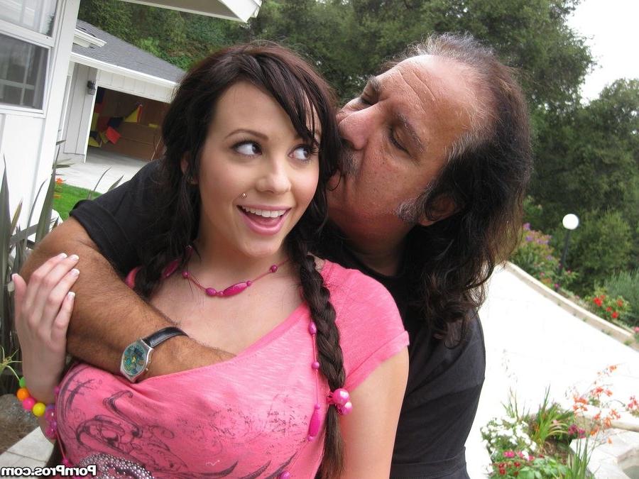 16P Lindy Lane fucked by the one and only Ron Jeremy