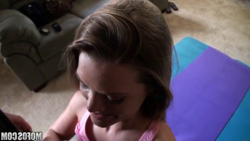 16P Megan Fenox makes her guy horny by working out