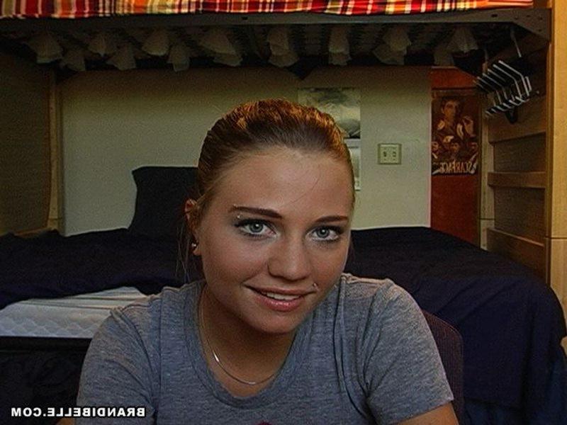 16P Brandi fucks an unsuspecting guy on her webcam