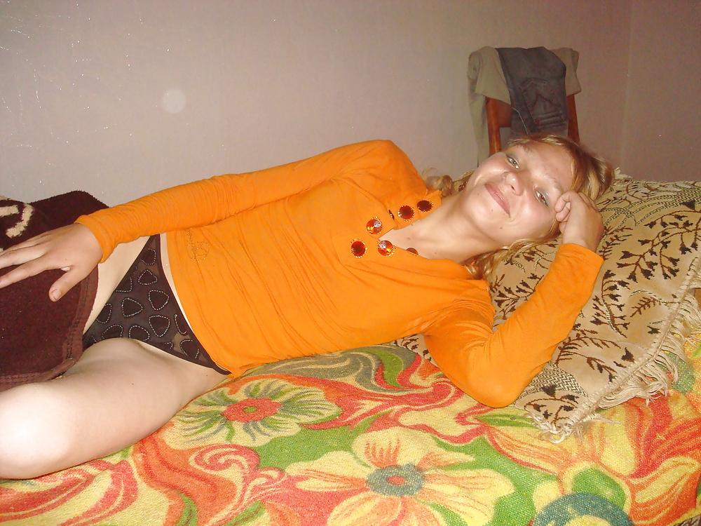 6P Young woman 02