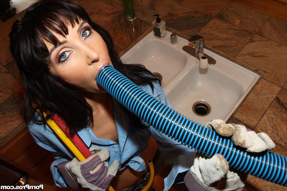 15P Diana Prince declogs dudes man pipes