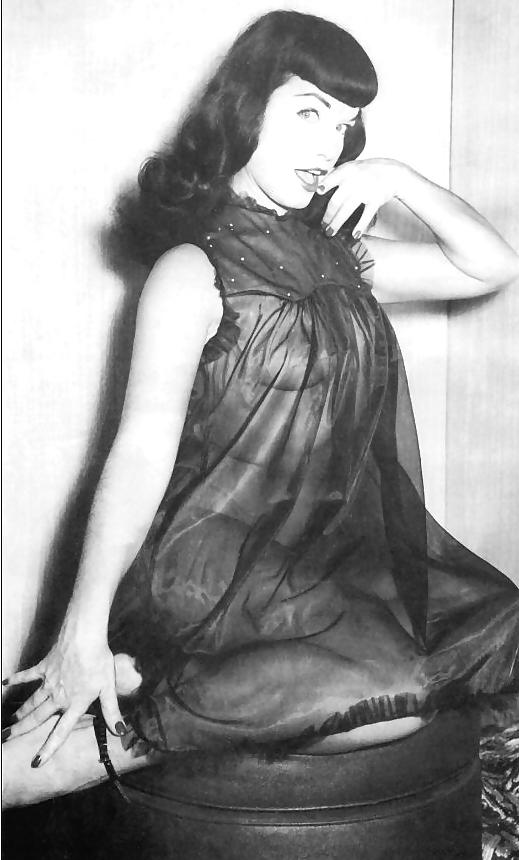 25P The Beauty of Bettie Page 2