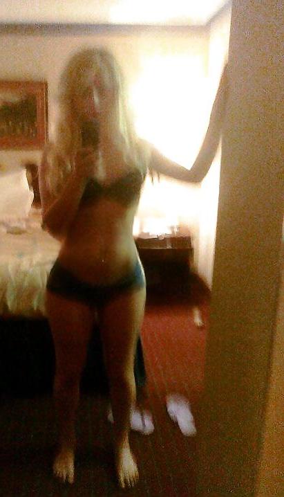 25P Shemale Self Shot2