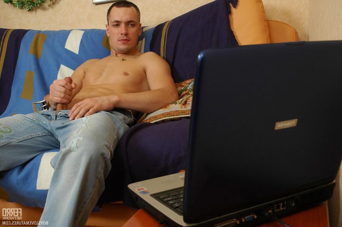 19P Hot mature fucks guy after catching him with his pants down