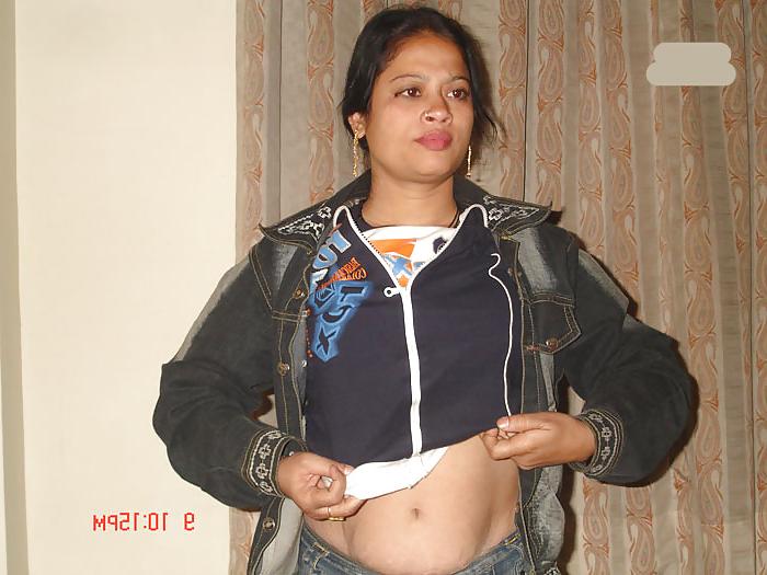 11P Indian Slut Anisha ( Desi )