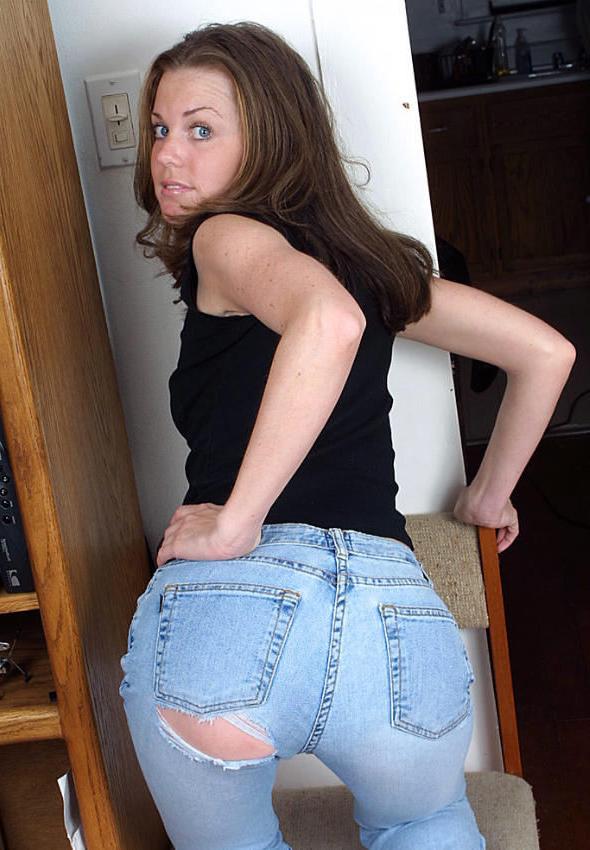 20P Angelic flat breasted girl in thong