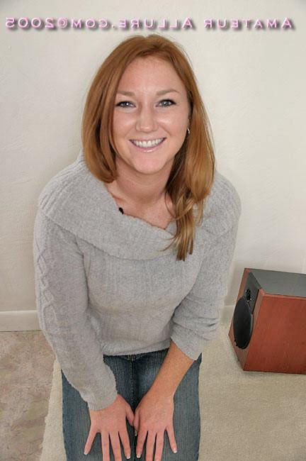 15P Friendly chick giving oral action
