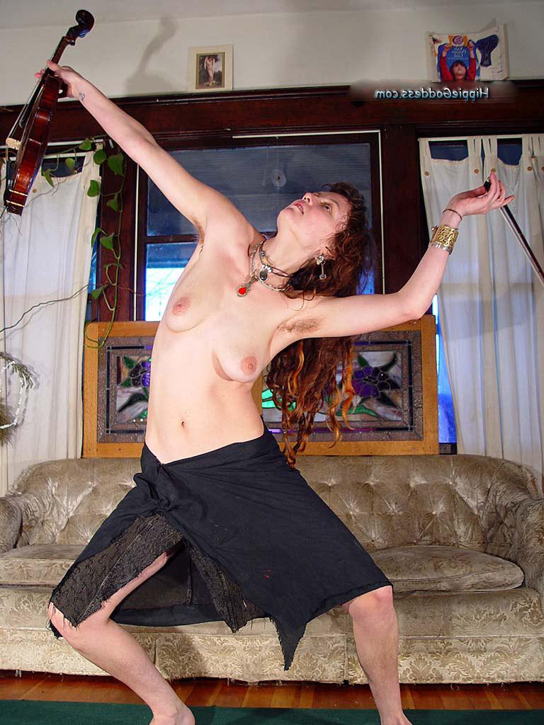 15P Haariges Amateur-Hippie-Mädchen