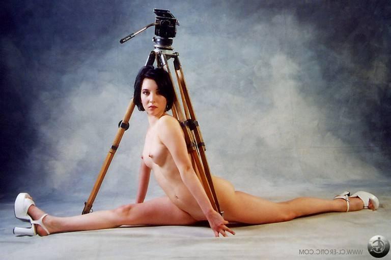 17P Flexible model in high heels