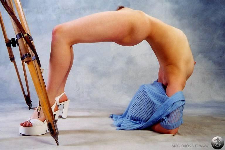 17P Flexible model in high heels