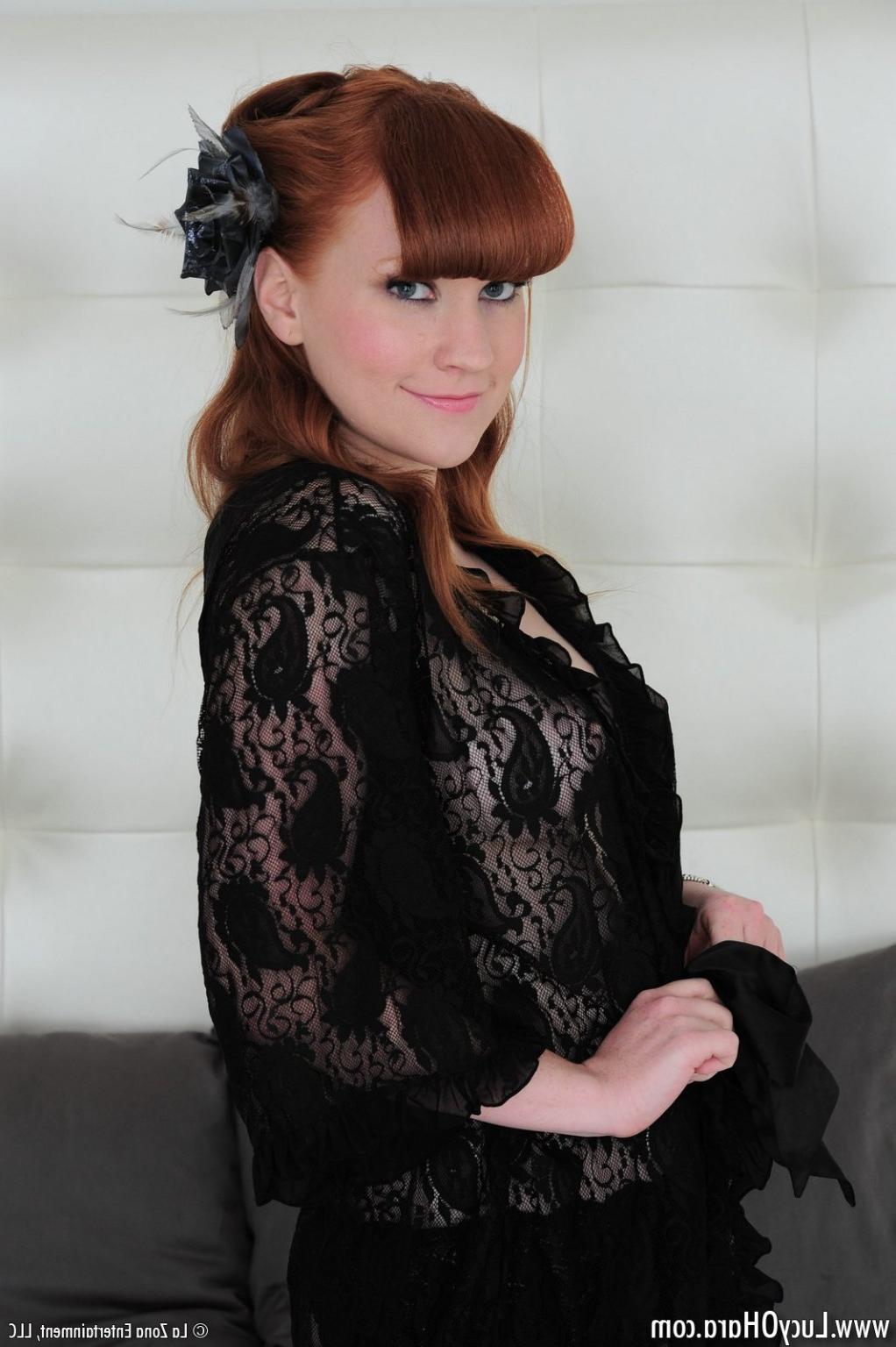 15P Busty redhead Lucy in nylons