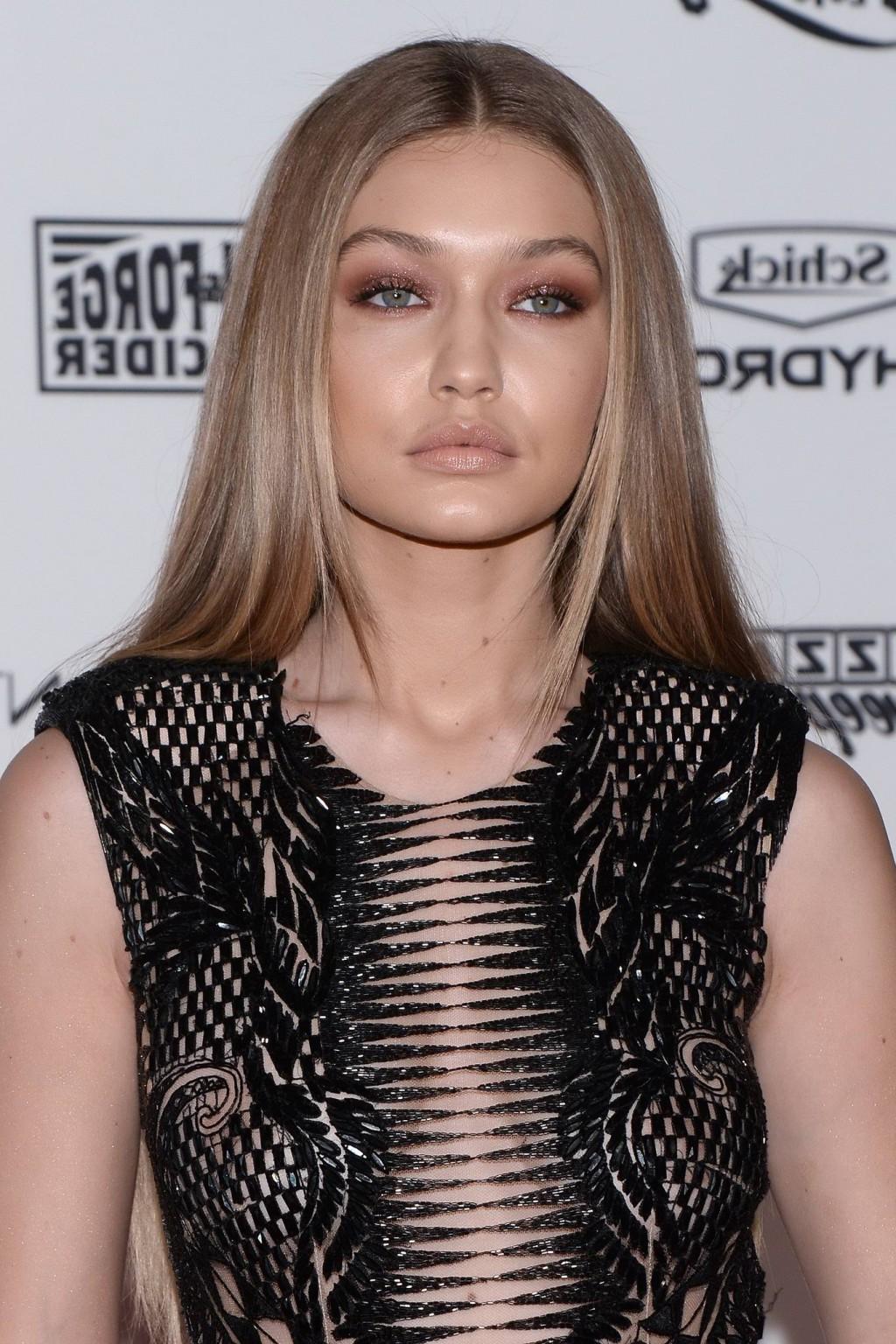16P Gigi Hadid see through to boobs and panties