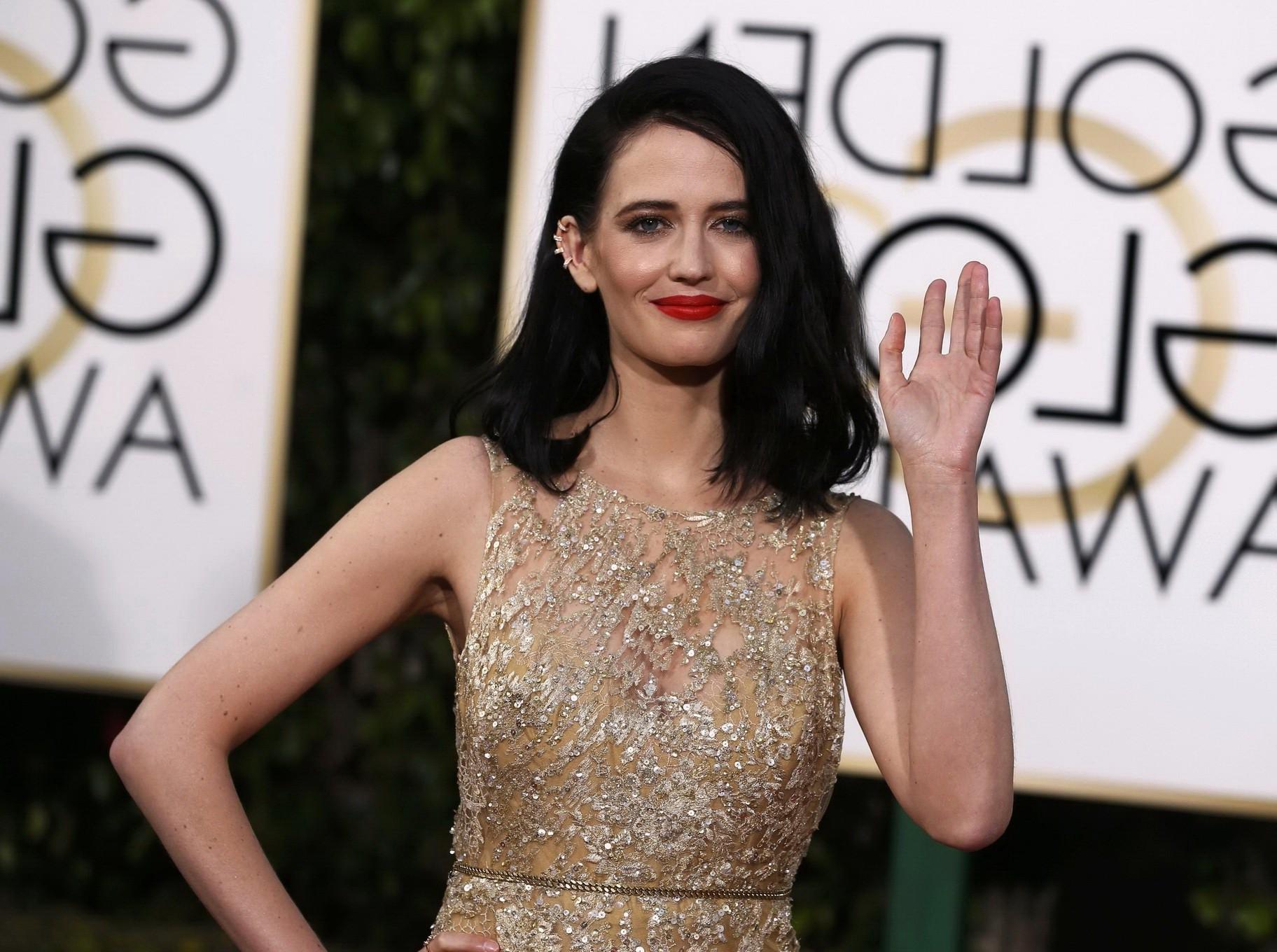 16P Eva Green see through to nipples and boobs