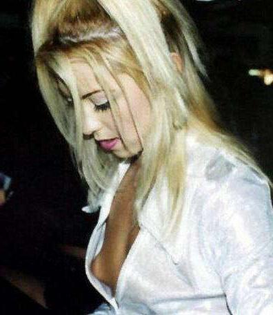 15P Oops celeb pics