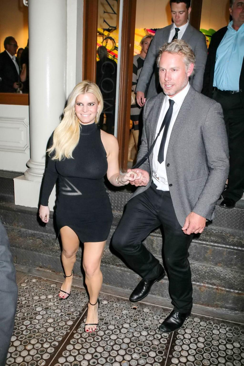 16P Busty Jessica Simpson in a see through mini dress