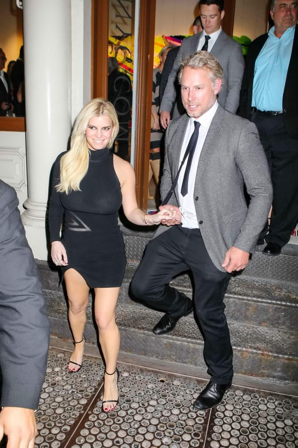 16P Busty Jessica Simpson in a see through mini dress