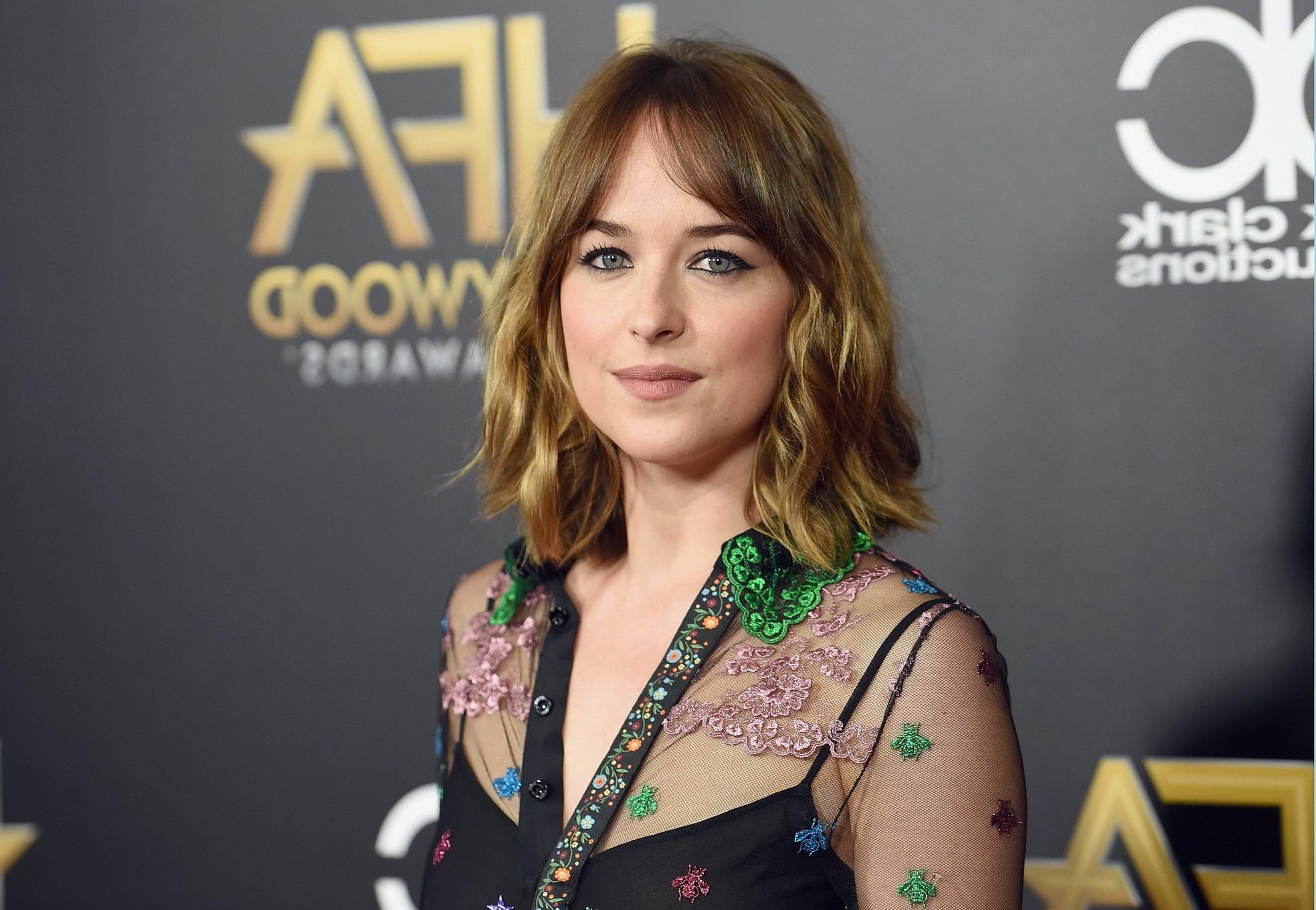 16P Dakota Johnson see through showing boobs and nipples