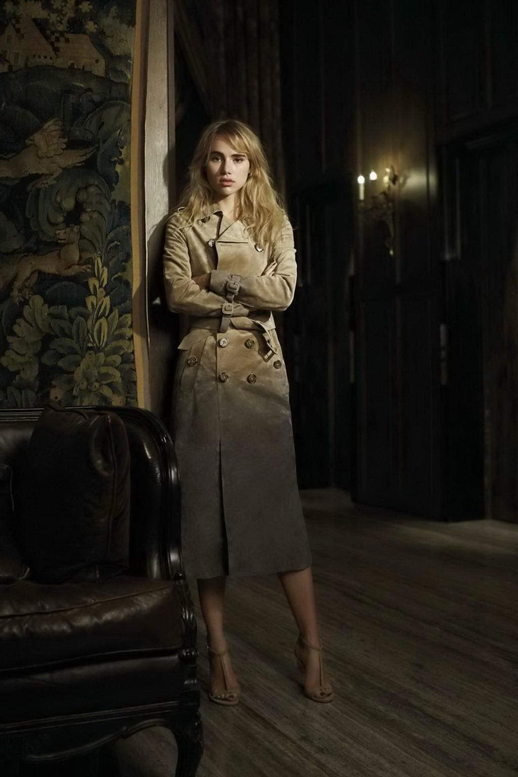 16P Suki Waterhouse see through to boobs and nipples PS
